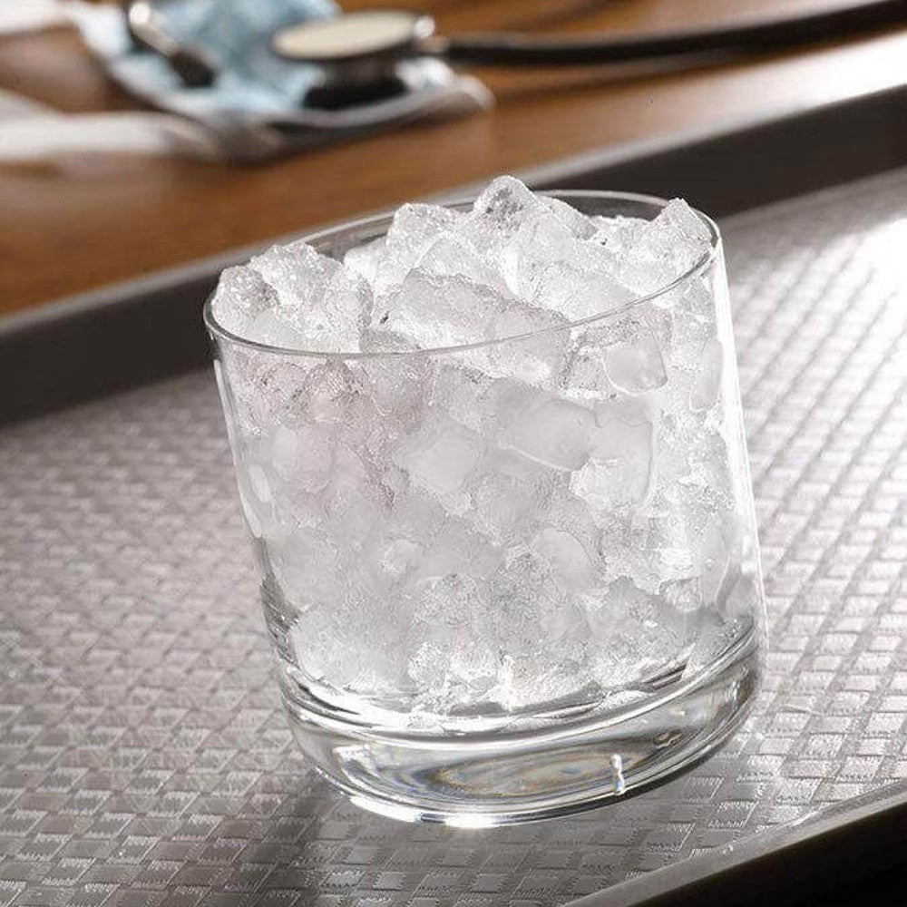 Hoshizaki DCM-271BAK cubelet (chewable) ice served in a glass